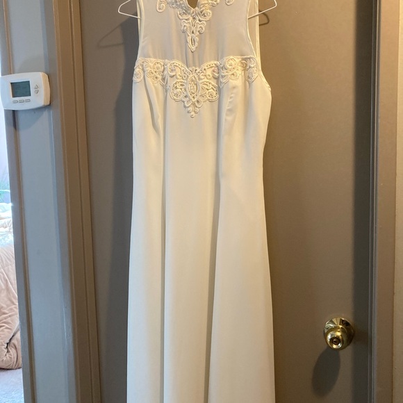 Wedding Dress - Picture 2 of 2